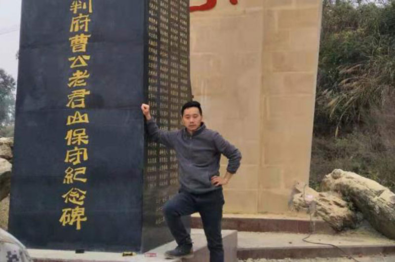 江毅-大润发贵宾厅雕塑专家照拂