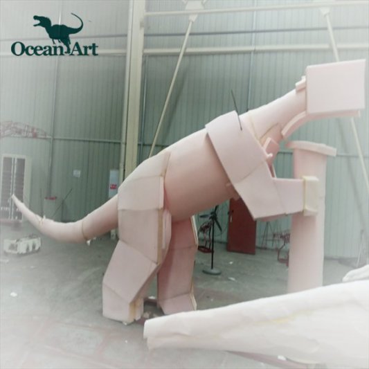 仿真恐龙造作现场-乌尔禾龙造作过程