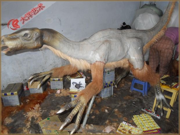 仿真恐龙造作现场-恐龙羽毛造作现场